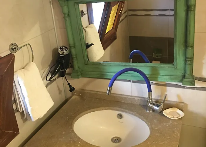 Cunda Deniz Yildizi Butik Bed & Breakfast Ayvalı